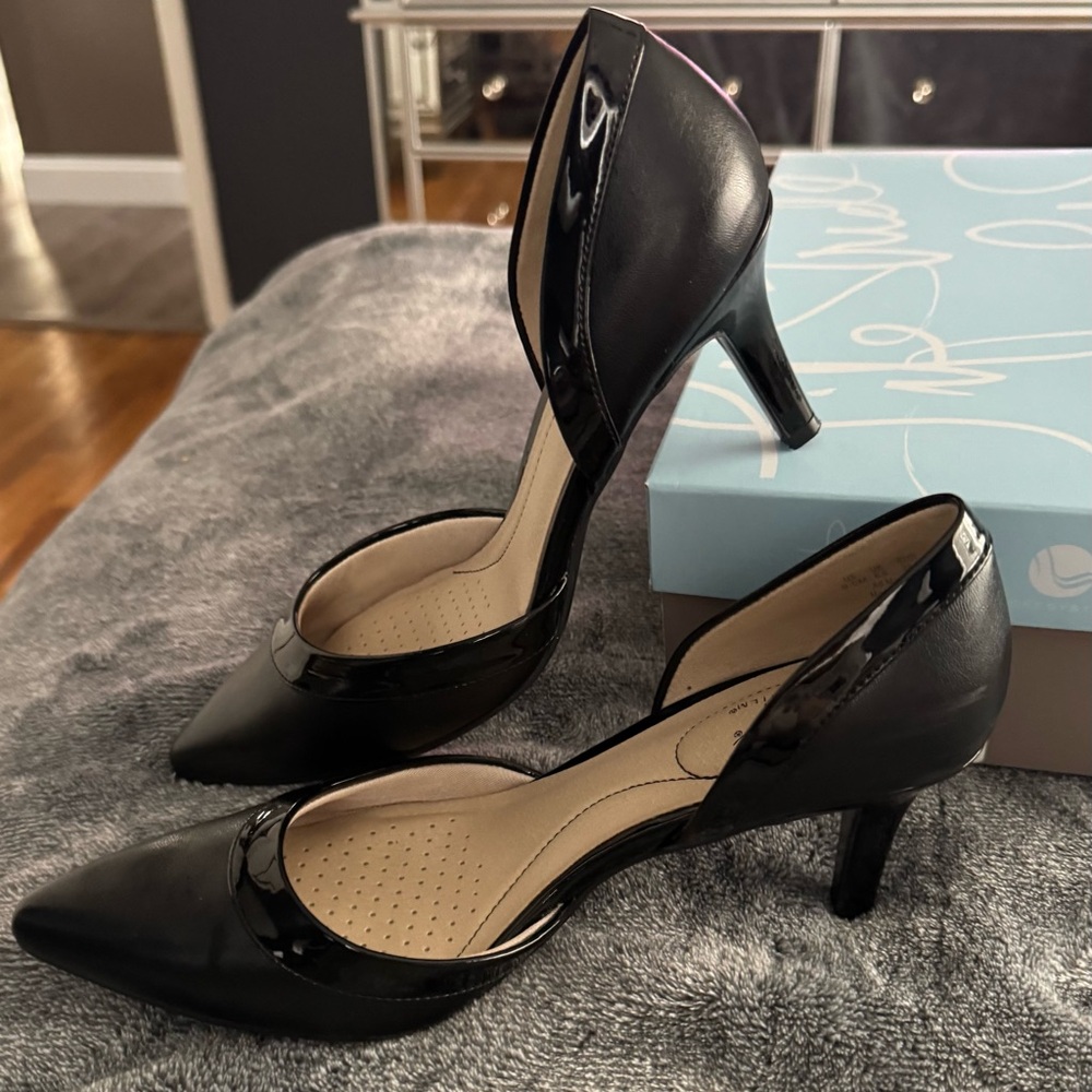 Black Patent Leather Women's Shoes - Picture 3 of 6